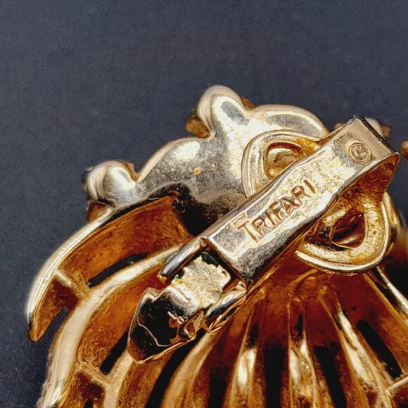 Vintage Crown Trifari Clip Earrings, Faux Pearl, Rhinestone, Mid-Century - Picture 10 of 10